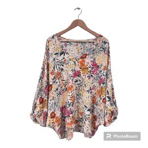 Women's Lovely J Oversized Floral Top Size Medium